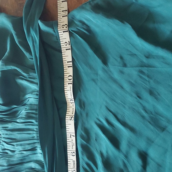 Petal & Pup Green Midi Dress - Picture 13 of 14